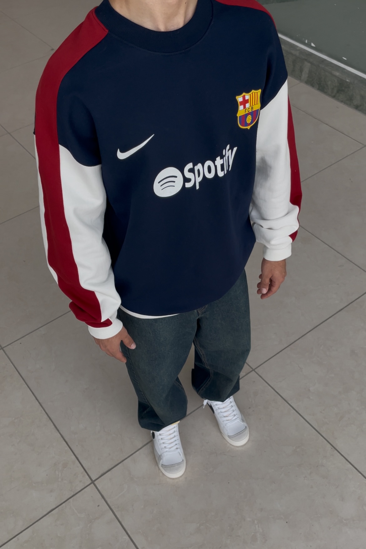 کیت دورس بارسلونا یقه گرد سه نخ داخل کرک